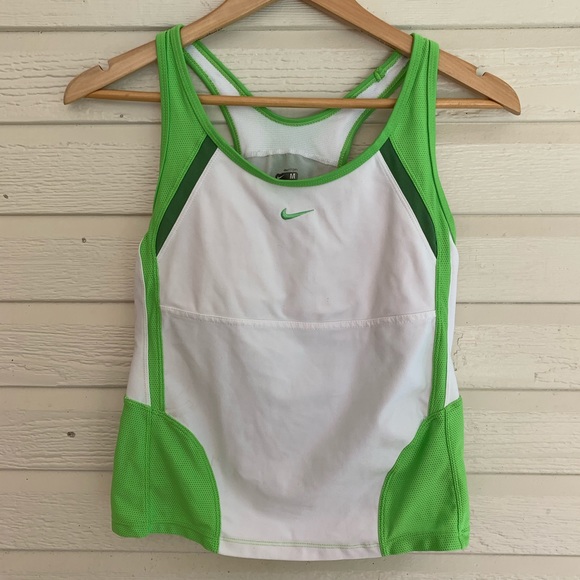 Bundle 2 Nike workout tanks - Picture 6 of 10